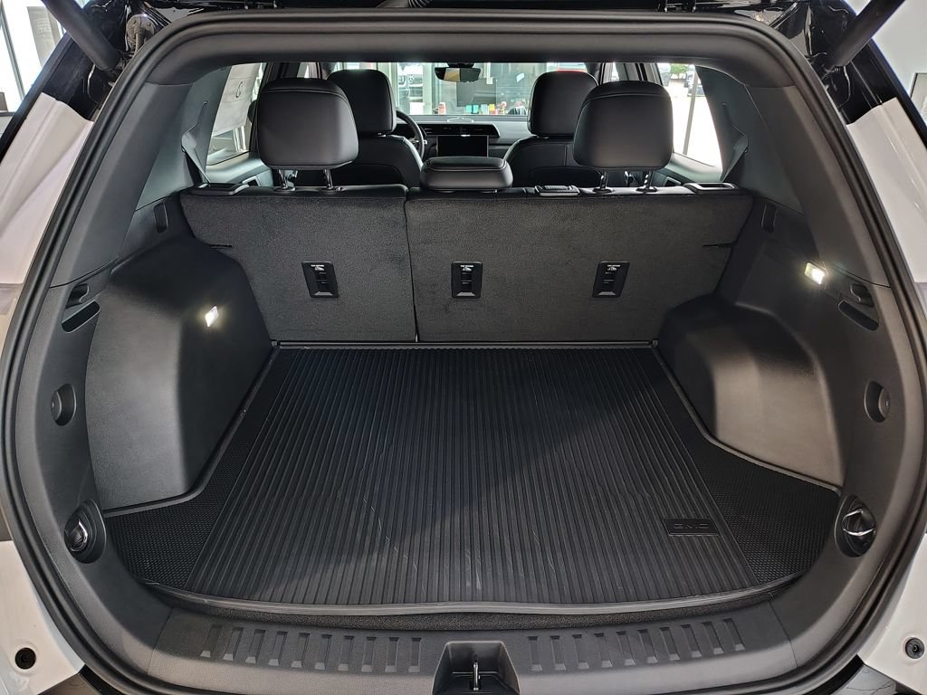 New 2026 GMC Terrain AT4 w/ Technology Package II AWD/4WD image 15