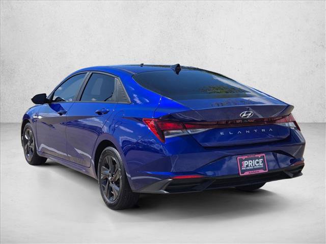 Used 2023 Hyundai Elantra SEL w/ Preferred Accessory Package FWD image 8