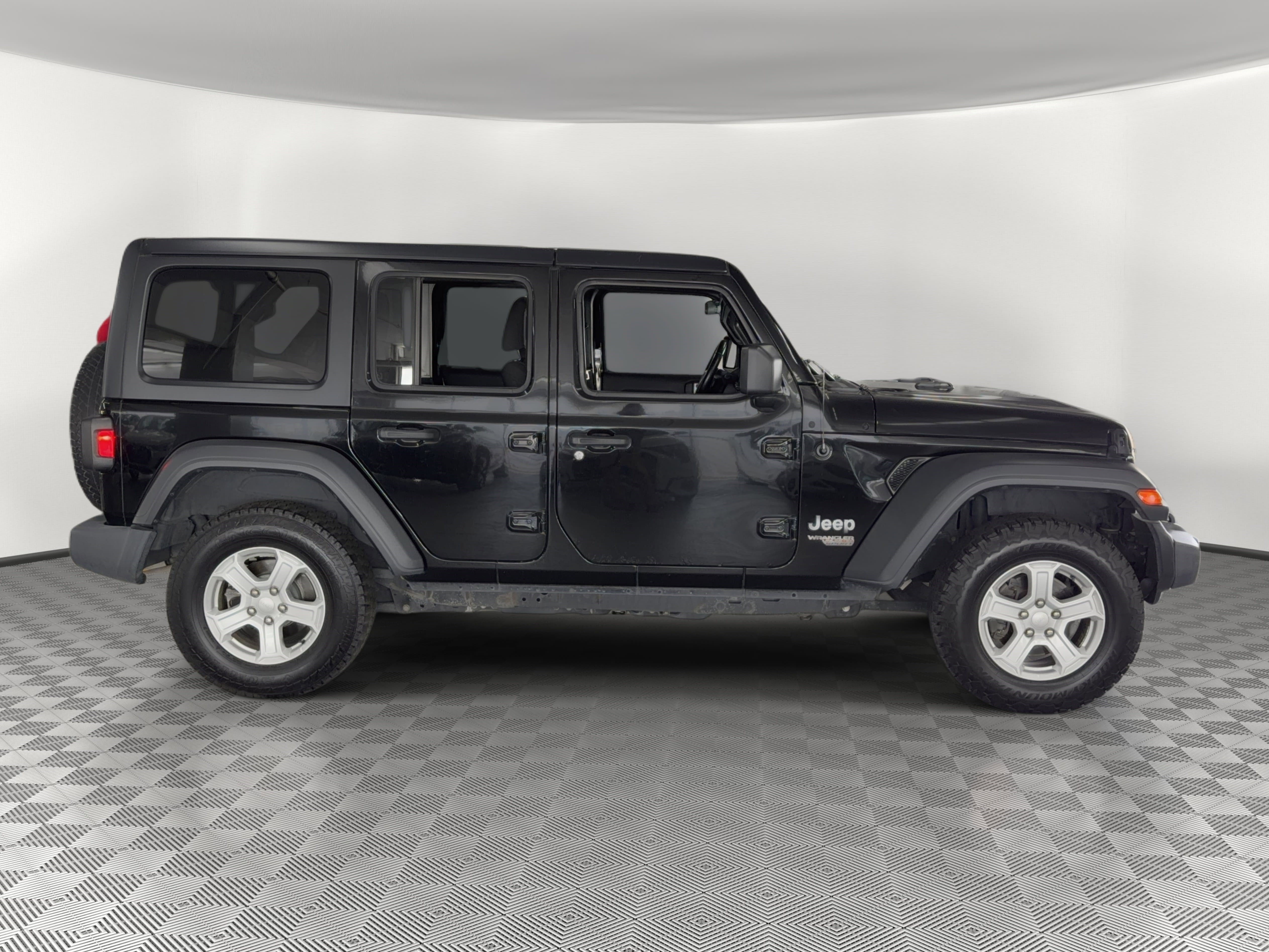 Used 2018 Jeep Wrangler Unlimited Sport S AWD/4WD image 8