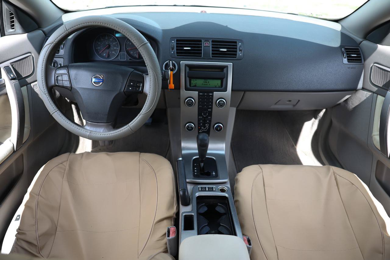 Used 2008 Volvo C70 T5 FWD image 2