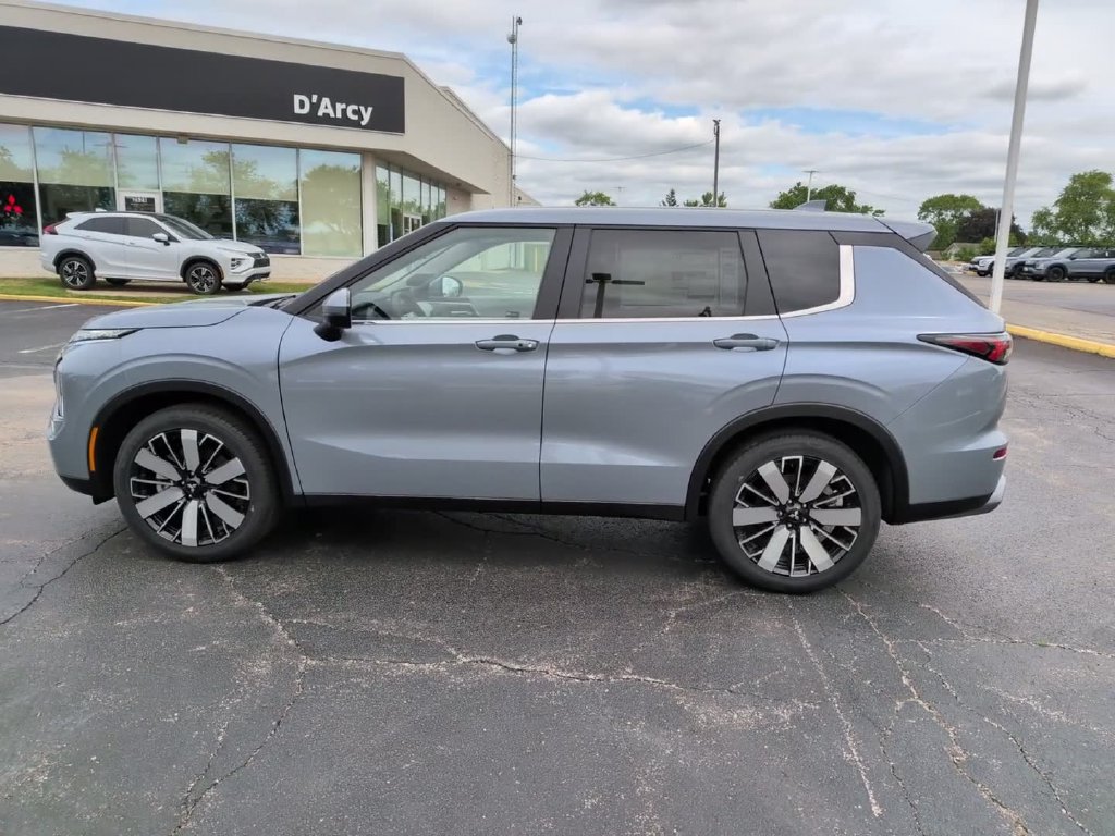 New 2026 Mitsubishi Outlander SE AWD/4WD image 13