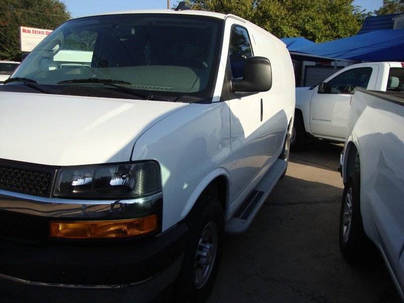 Used 2024 Chevrolet Express 2500 w/ Driver Convenience Package image 3