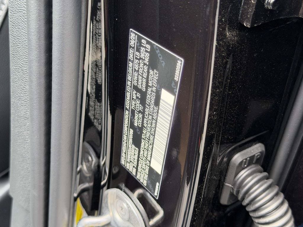 New 2026 Volvo XC40 B4 Core w/ Protection Package FWD image 25