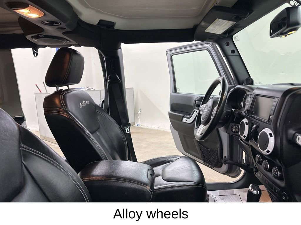 Used 2014 Jeep Wrangler Unlimited Sahara AWD/4WD image 22