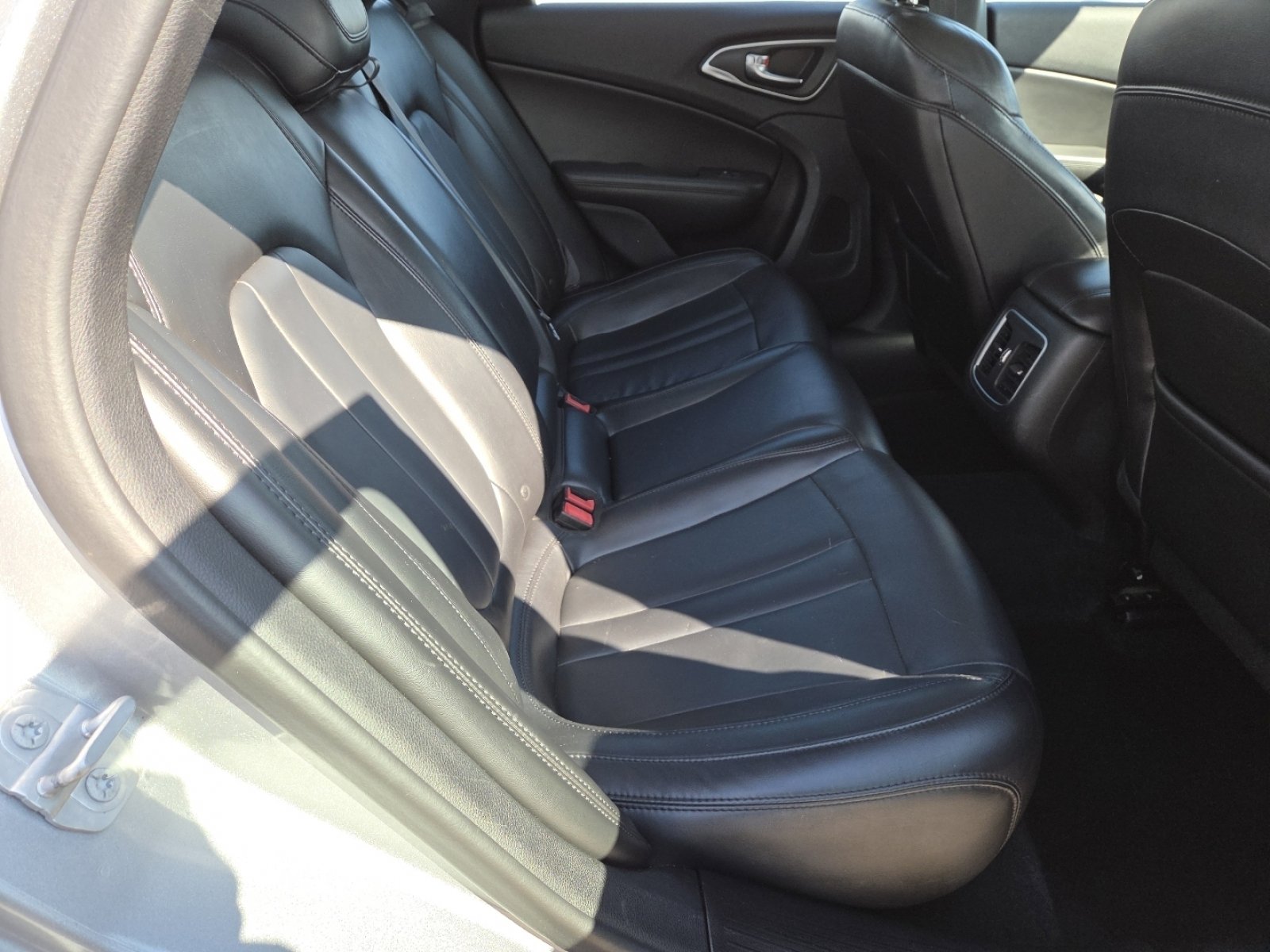 Used 2015 Chrysler 200 C image 17