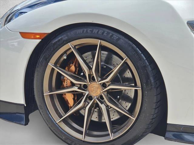 Used 2021 Nissan GT-R Premium AWD/4WD image 10