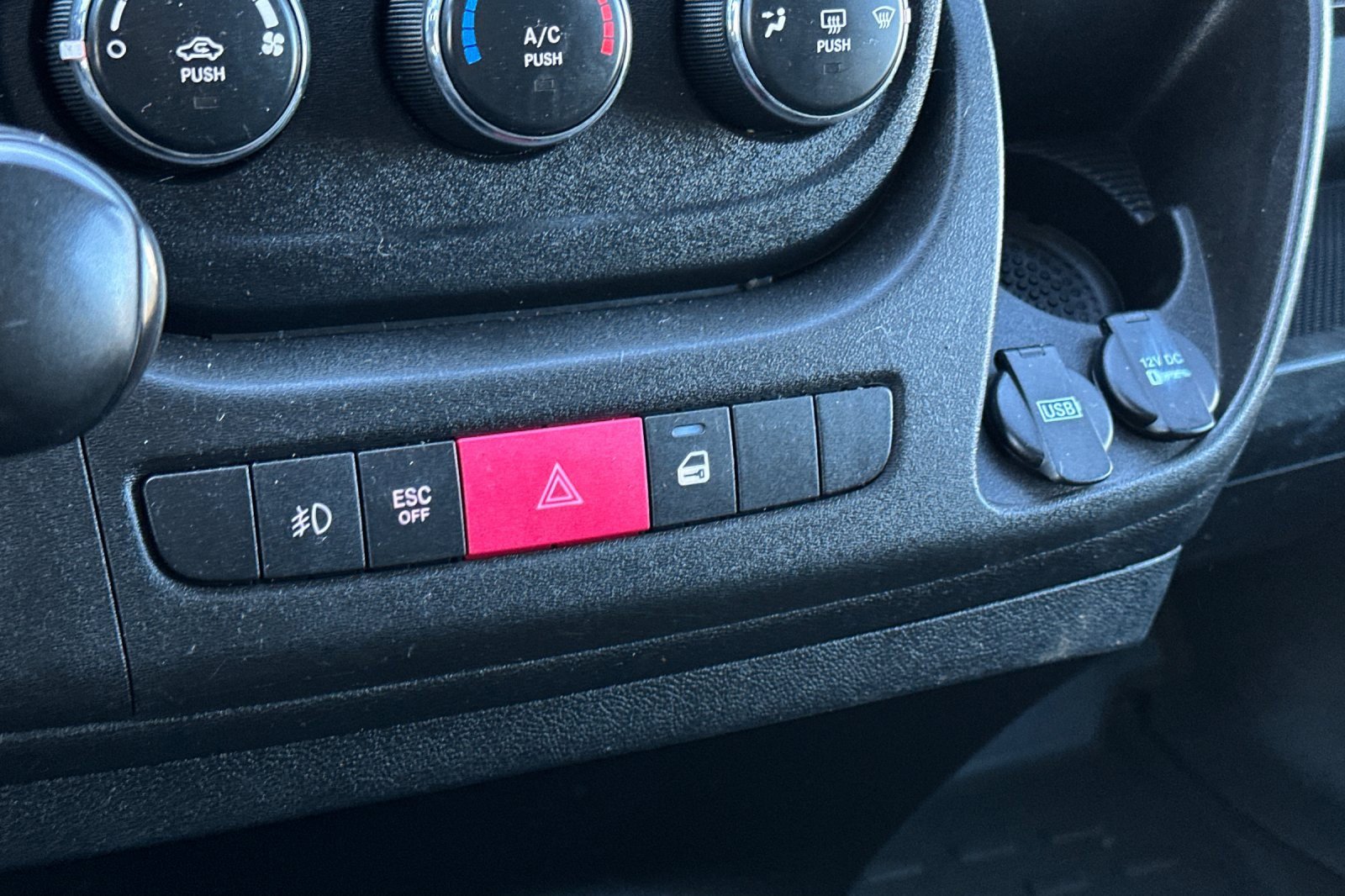 Used 2015 RAM ProMaster 2500 w/ Interior Convenience Group image 21