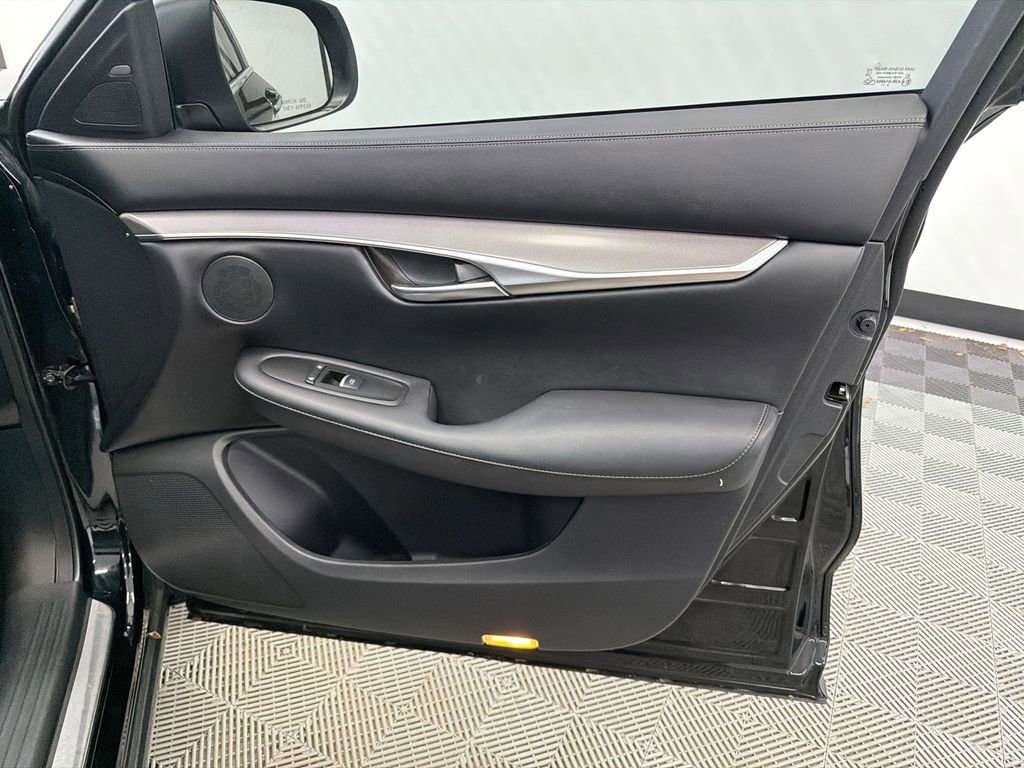 Used 2023 INFINITI QX50 Luxe image 16