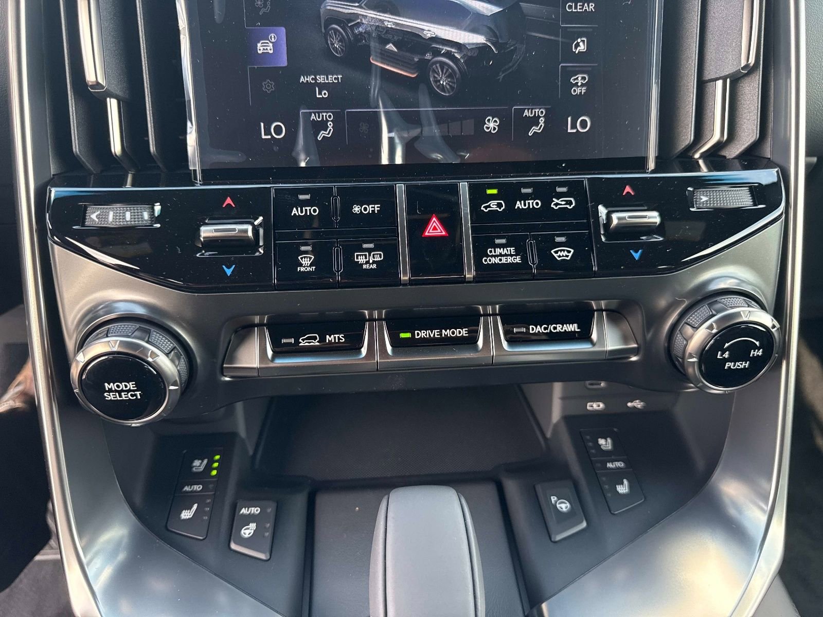 New 2026 Lexus LX 700h Luxury image 23