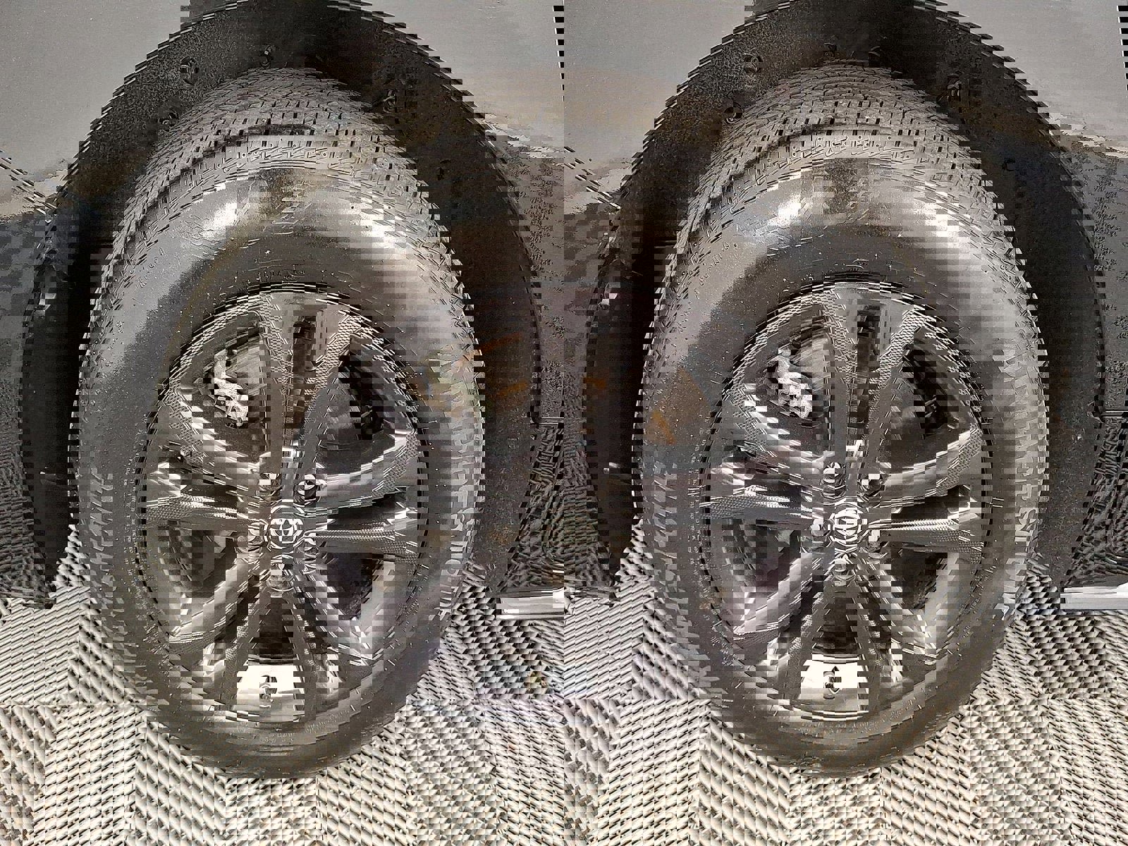 Used 2025 Toyota Sienna XSE w/ XSE Plus Package image 27