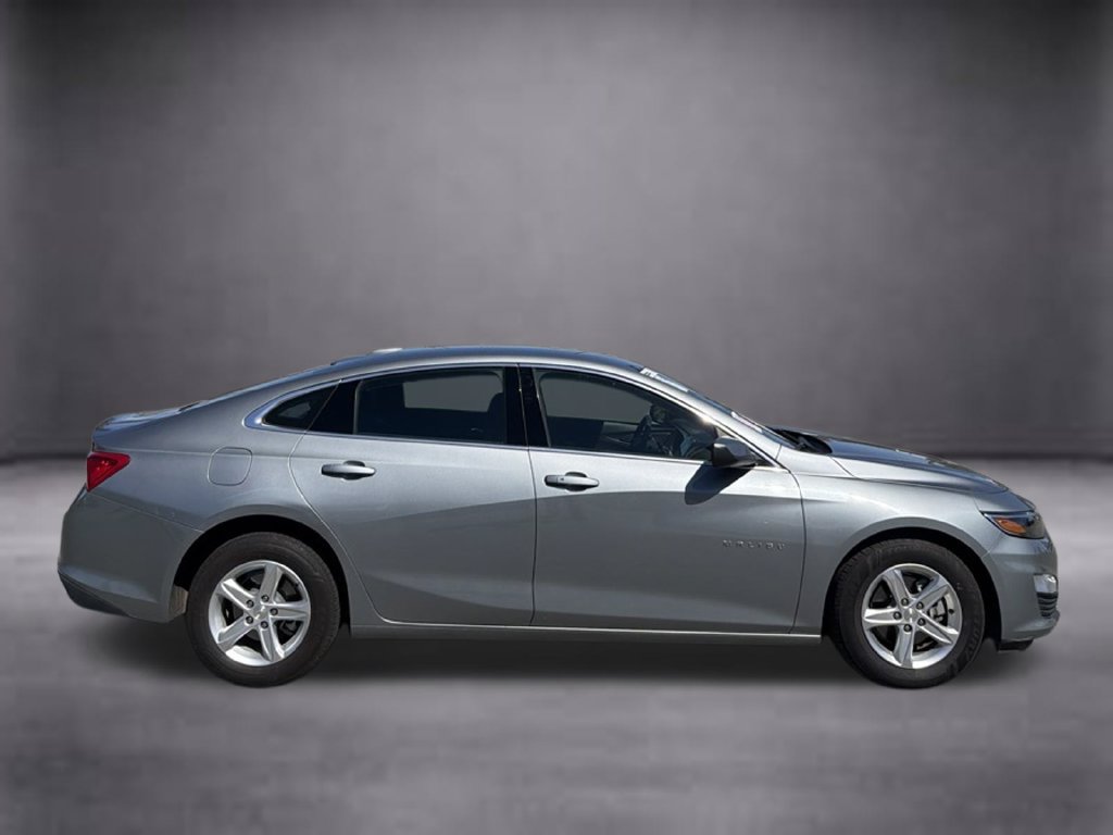 Used 2024 Chevrolet Malibu LT FWD image 3