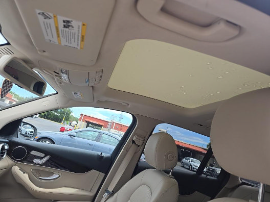 Used 2019 Mercedes-Benz GLC 300 w/ Premium Package image 8