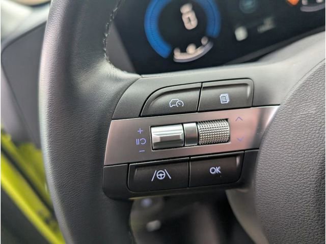 Certified 2025 Hyundai Kona SEL image 17