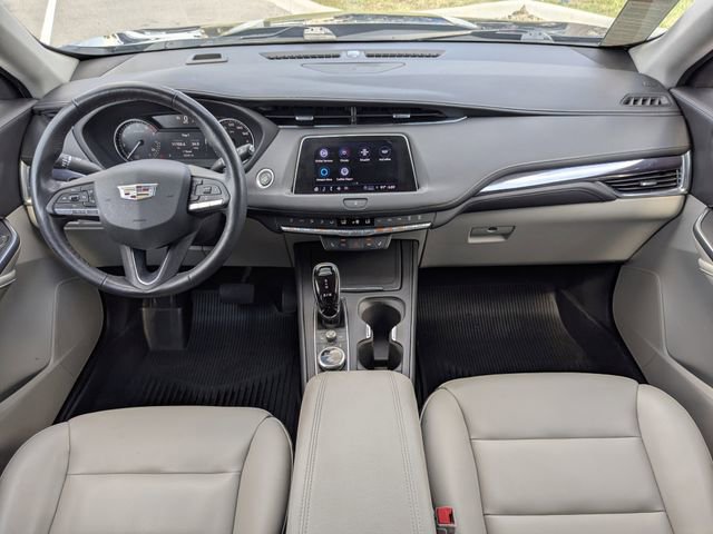 Used 2023 Cadillac XT4 Luxury w/ Cold Weather Package FWD image 20