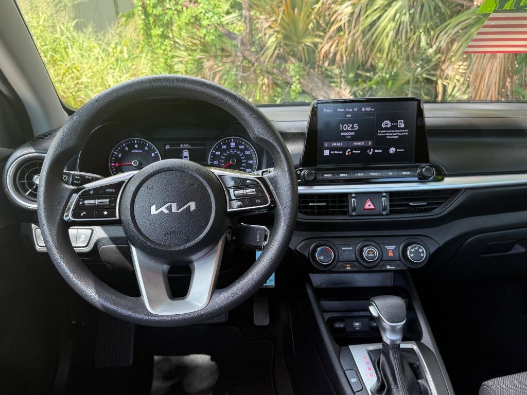 Used 2022 Kia Forte LXS w/ LXS Technology Package image 9