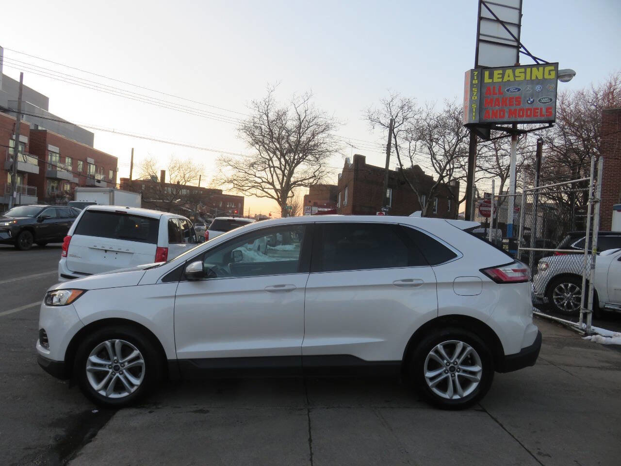 Used 2019 Ford Edge SEL w/ Equipment Group 201A image 7
