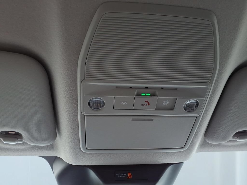 New 2026 Nissan Kicks SR w/ Cold Weather Package FWD image 24