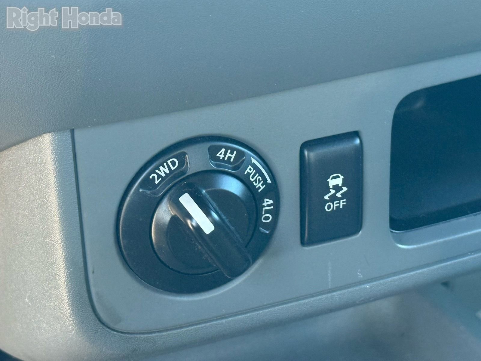 Used 2018 Nissan Frontier SV image 23