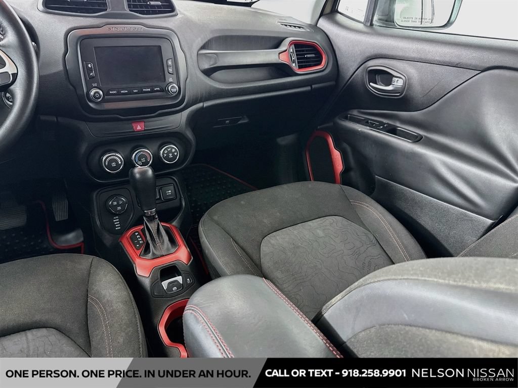 Used 2016 Jeep Renegade Trailhawk AWD/4WD image 22