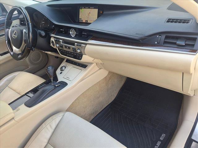 Used 2015 Lexus ES 350 w/ Luxury Package image 21