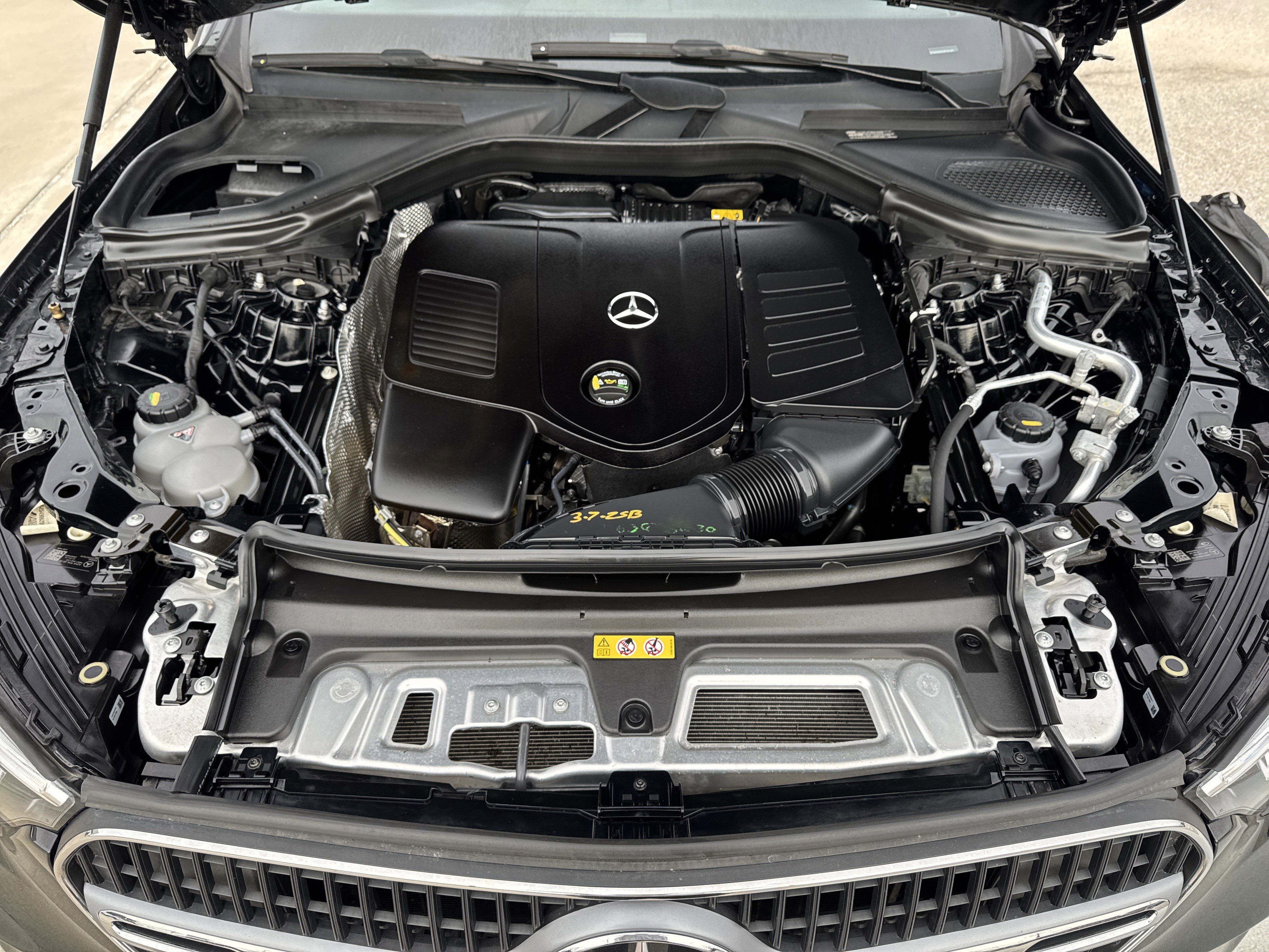 Used 2024 Mercedes-Benz GLC 300 image 32