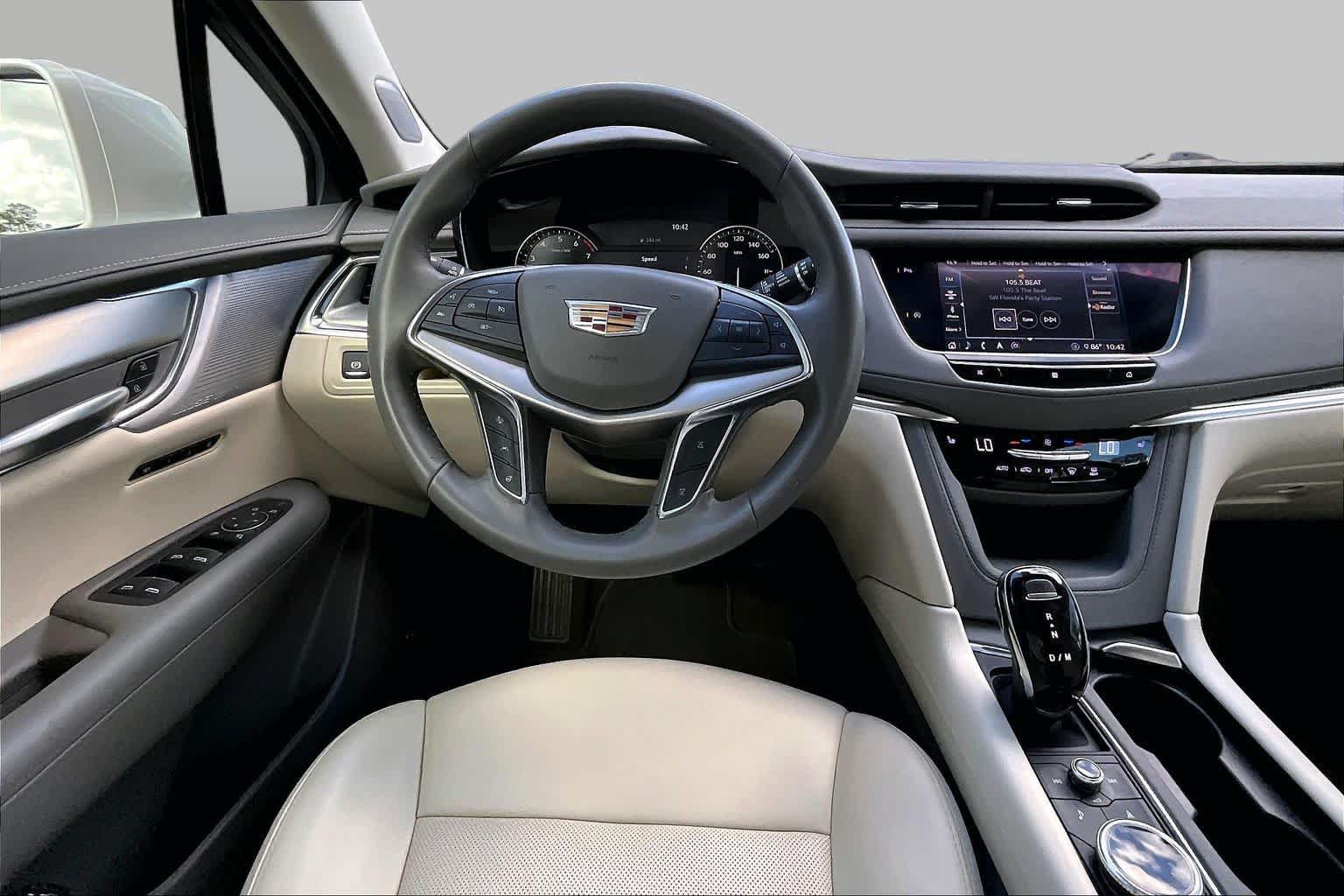 Used 2020 Cadillac XT5 Premium Luxury FWD image 6