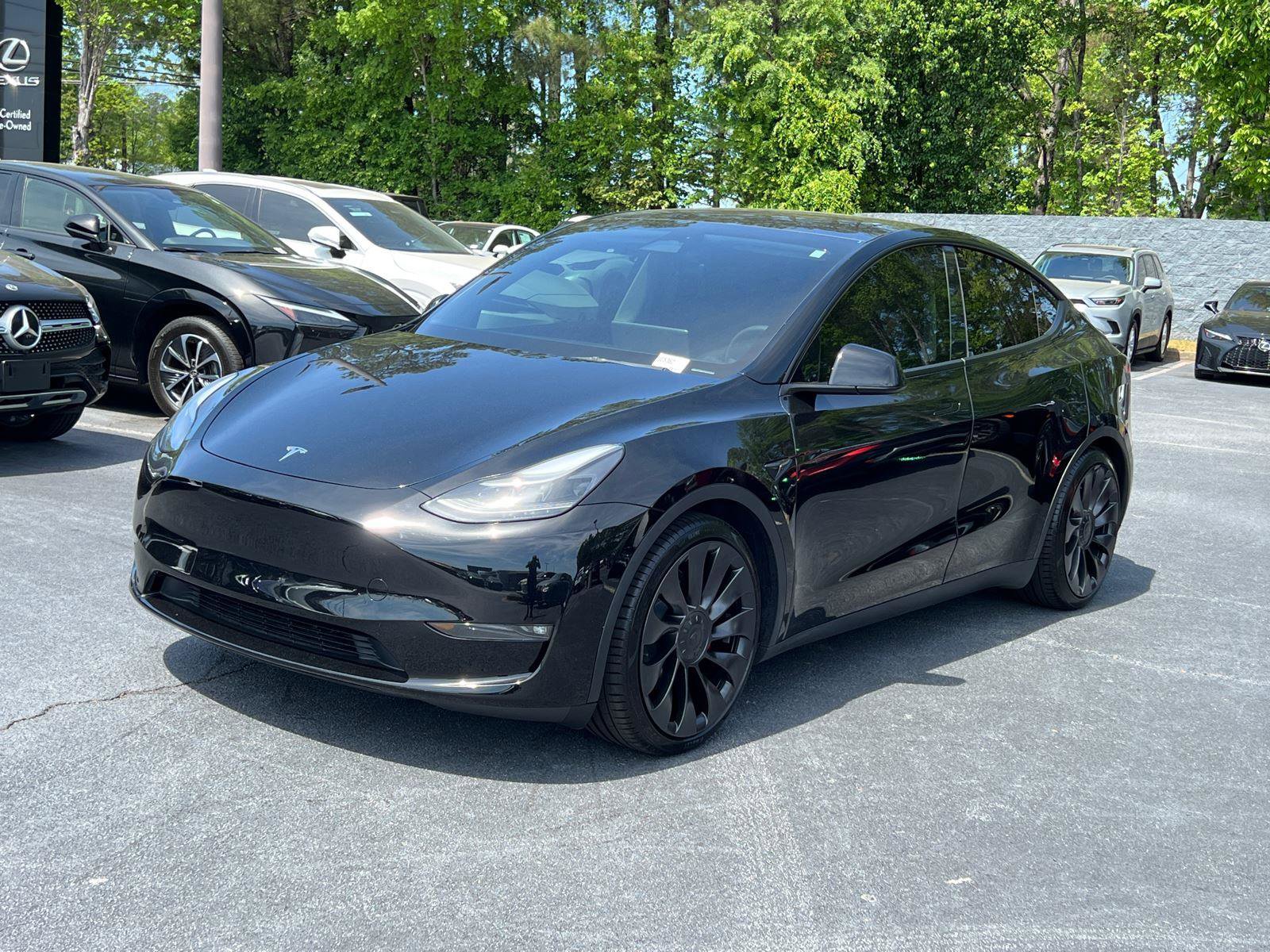 Used 2023 Tesla Model Y Performance image 2