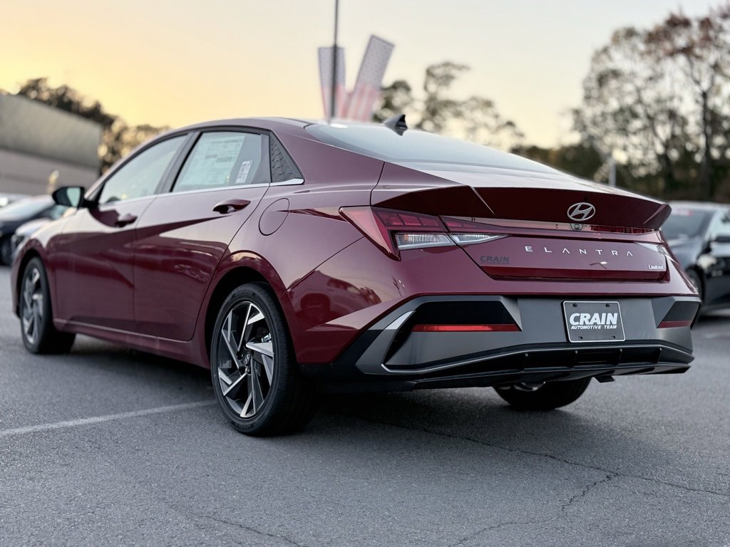 New 2025 Hyundai Elantra Limited image 5