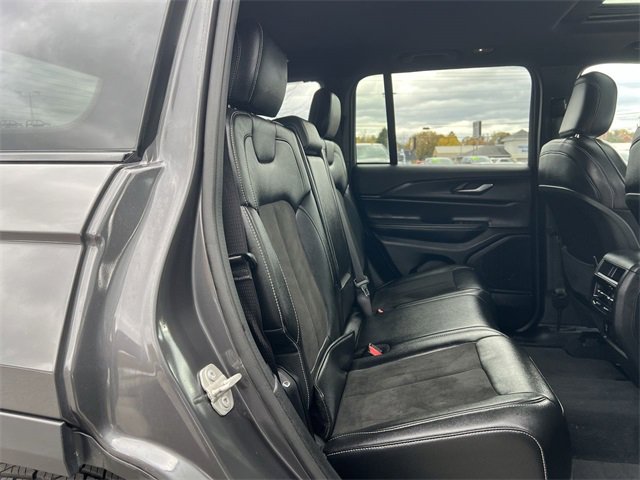 Used 2023 Jeep Grand Cherokee Altitude image 18