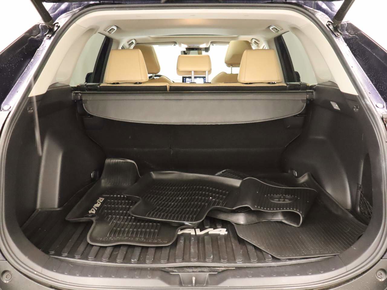 Used 2019 Toyota RAV4 Limited w/ Cold Weather Package image 21