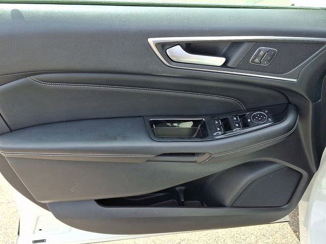 Used 2015 Ford Edge Titanium w/ Equipment Group 301A AWD/4WD image 9