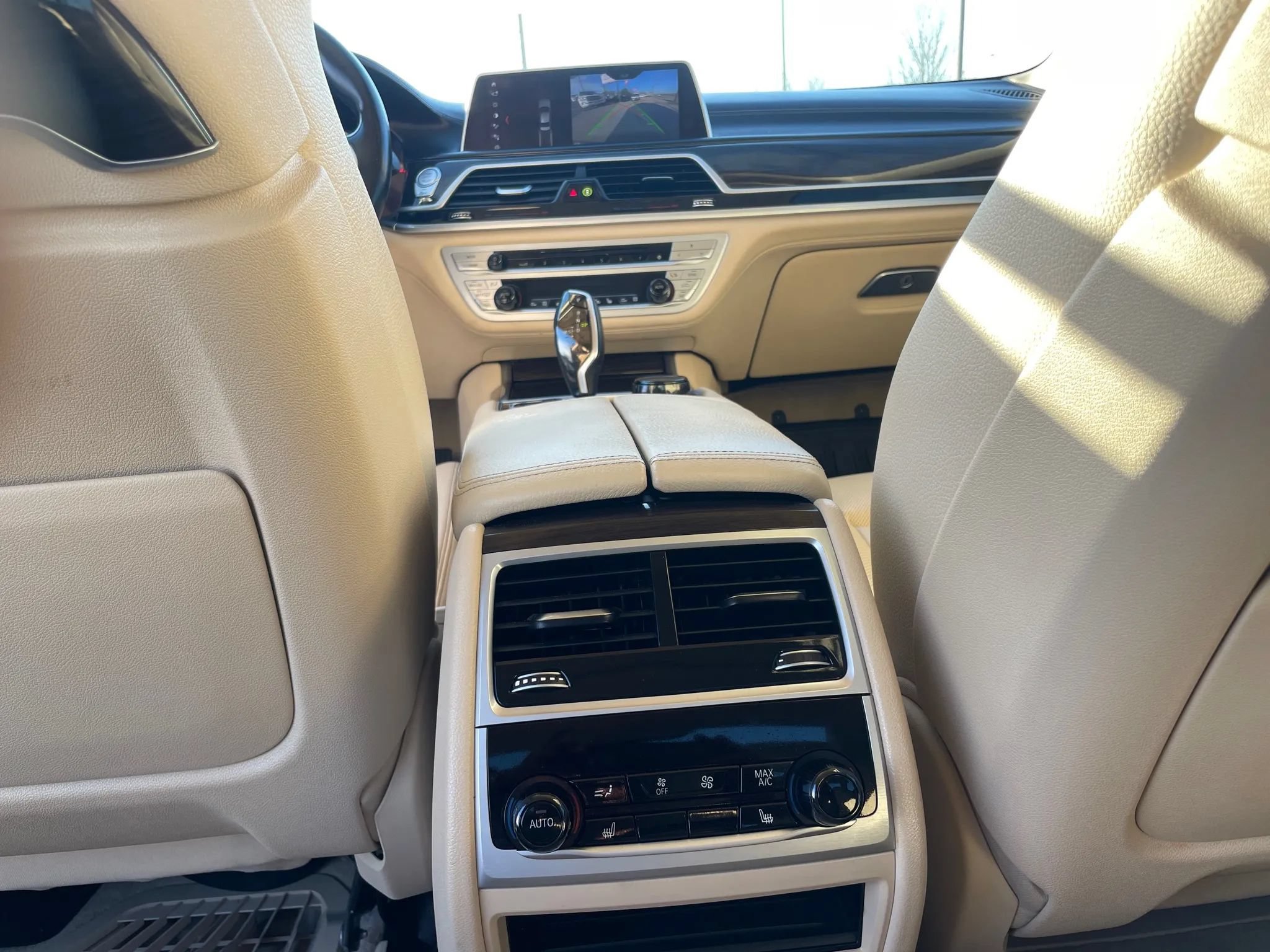 Used 2018 BMW 740i RWD image 18