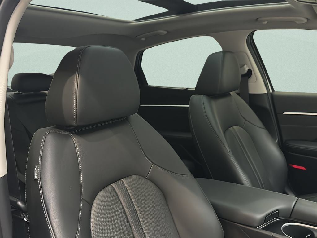 Certified 2025 Hyundai Sonata Limited FWD image 19