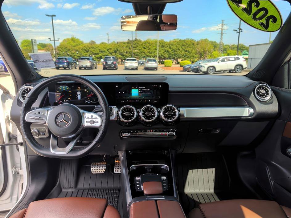 Used 2022 Mercedes-Benz GLB 250 image 11