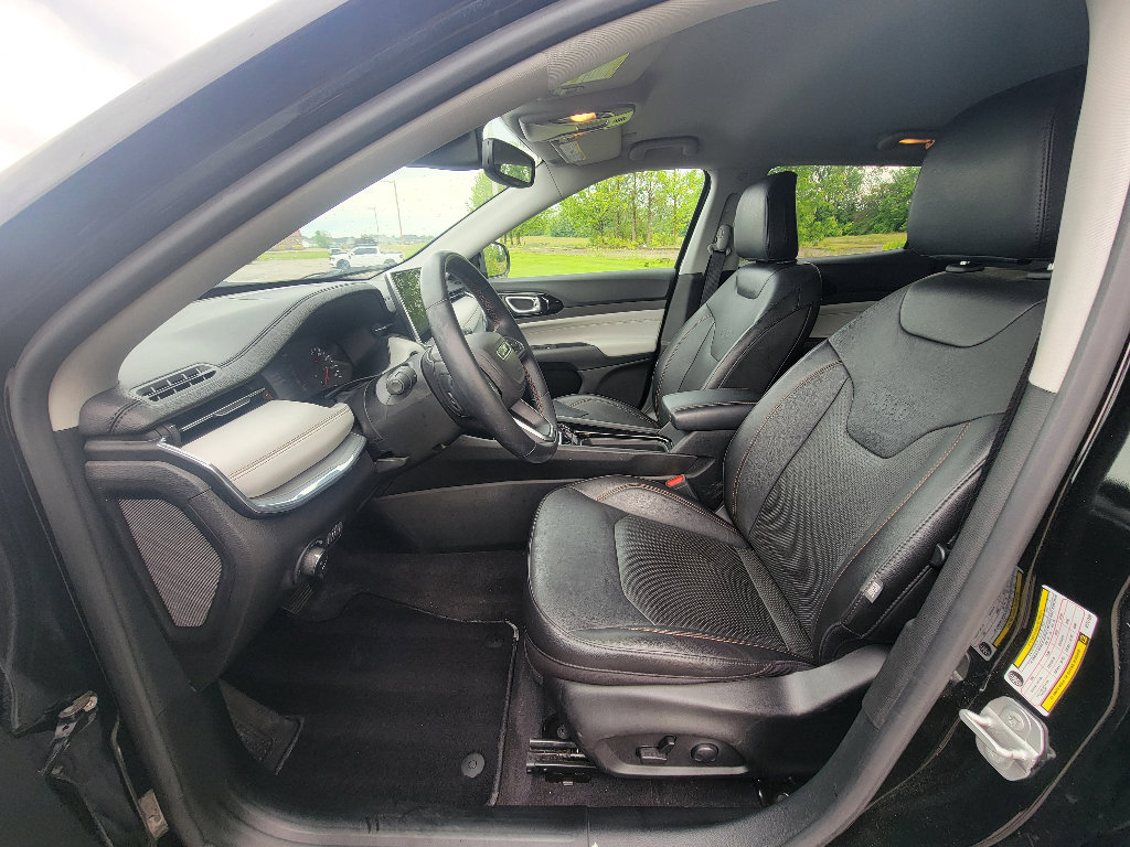 Used 2022 Jeep Compass Limited AWD/4WD image 11