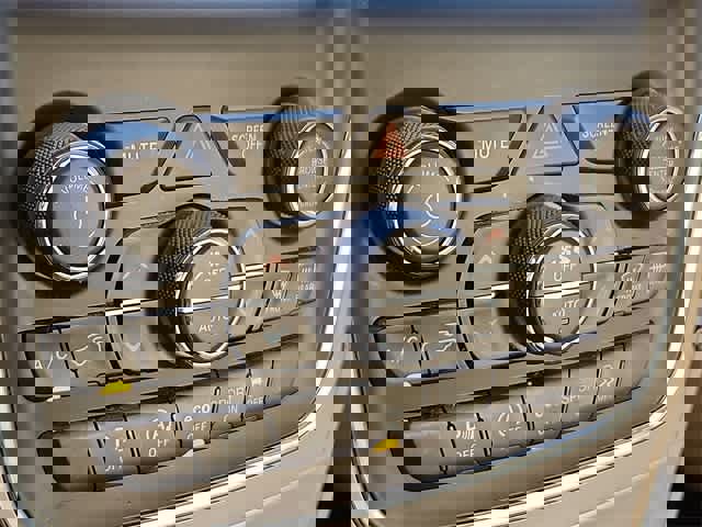 Used 2019 Jeep Grand Cherokee Laredo image 23