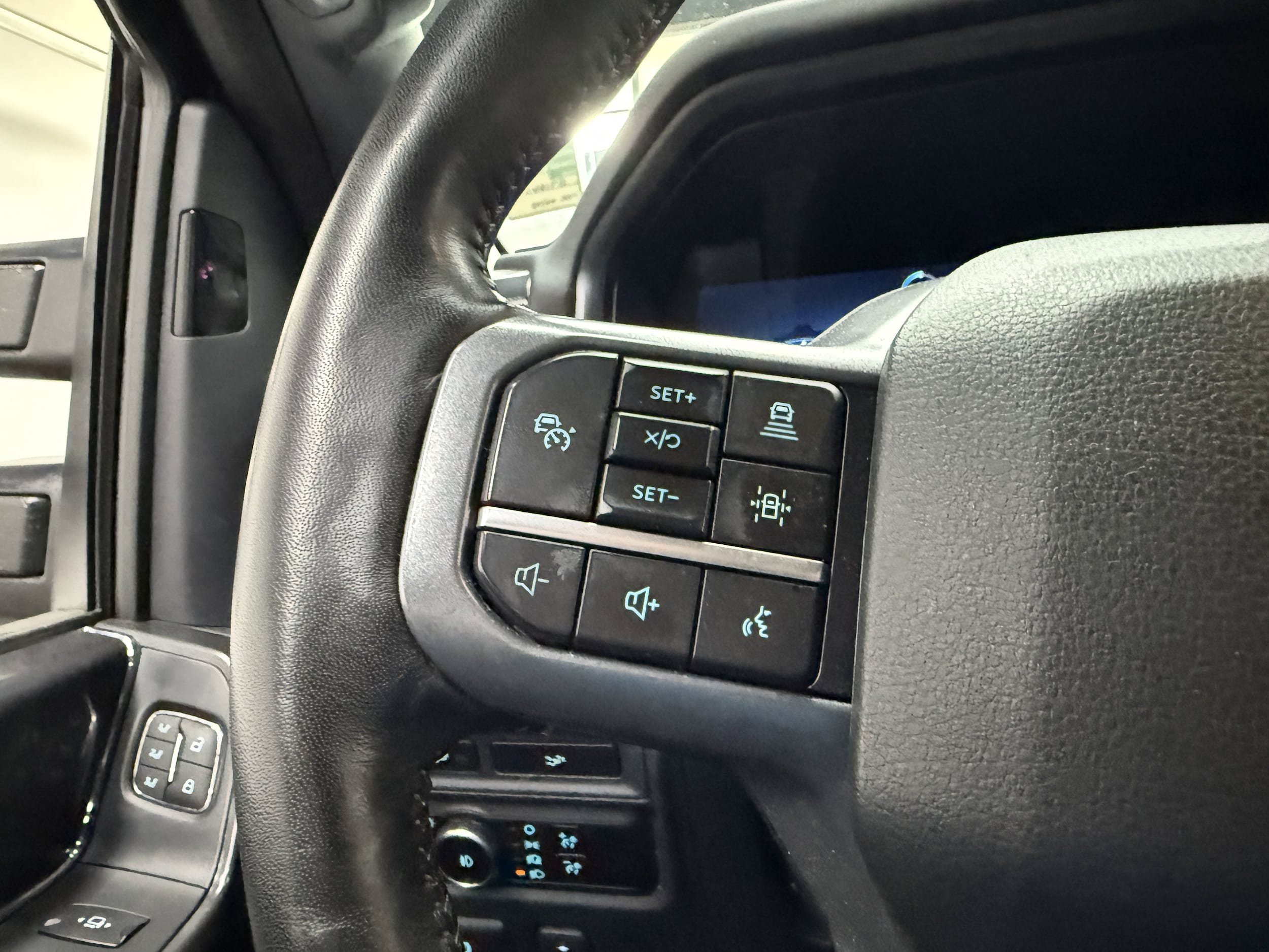 Used 2024 Ford F150 Lariat w/ Equipment Group 502A High AWD/4WD image 15
