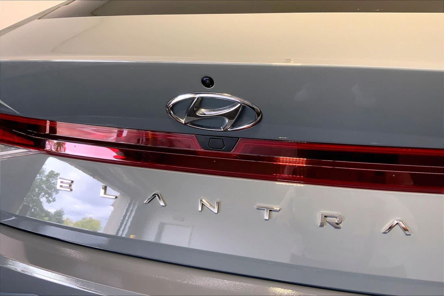 Used 2023 Hyundai Elantra SEL FWD image 10
