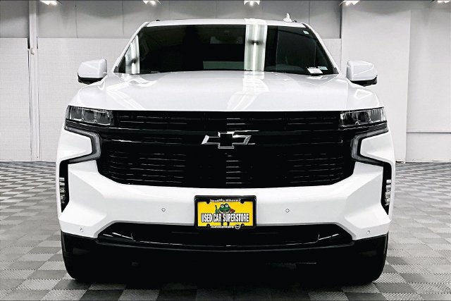 Used 2024 Chevrolet Suburban RST w/ Luxury Package AWD/4WD image 4