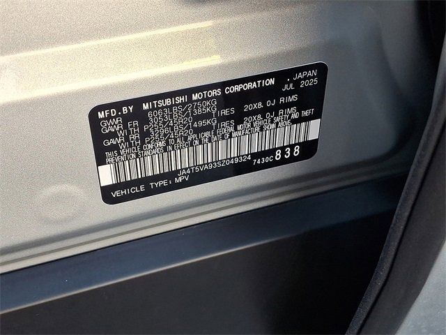 New 2025 Mitsubishi Outlander SE image 10