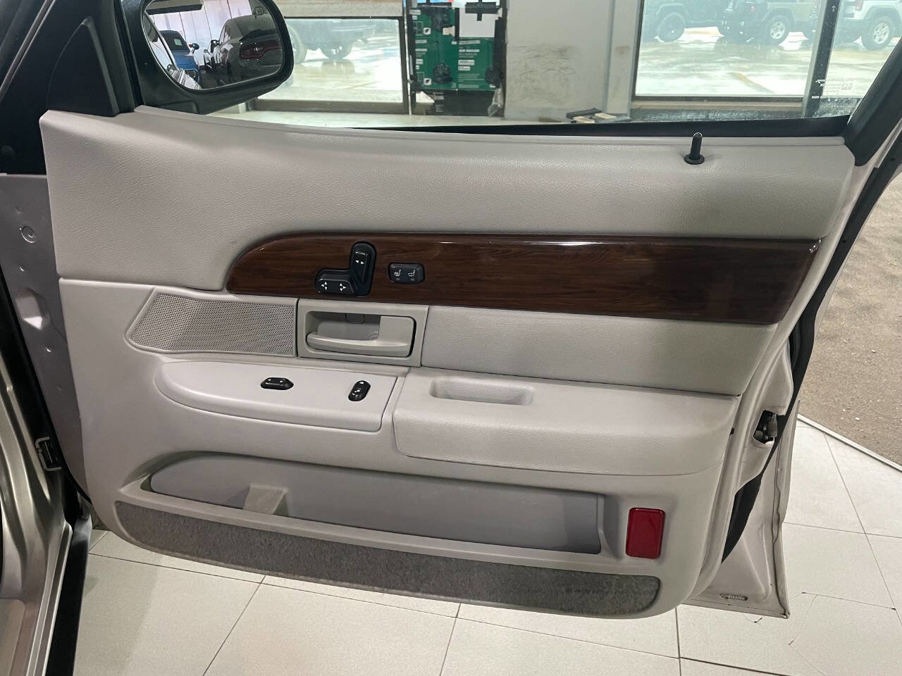 Used 2004 Mercury Grand Marquis LS image 25