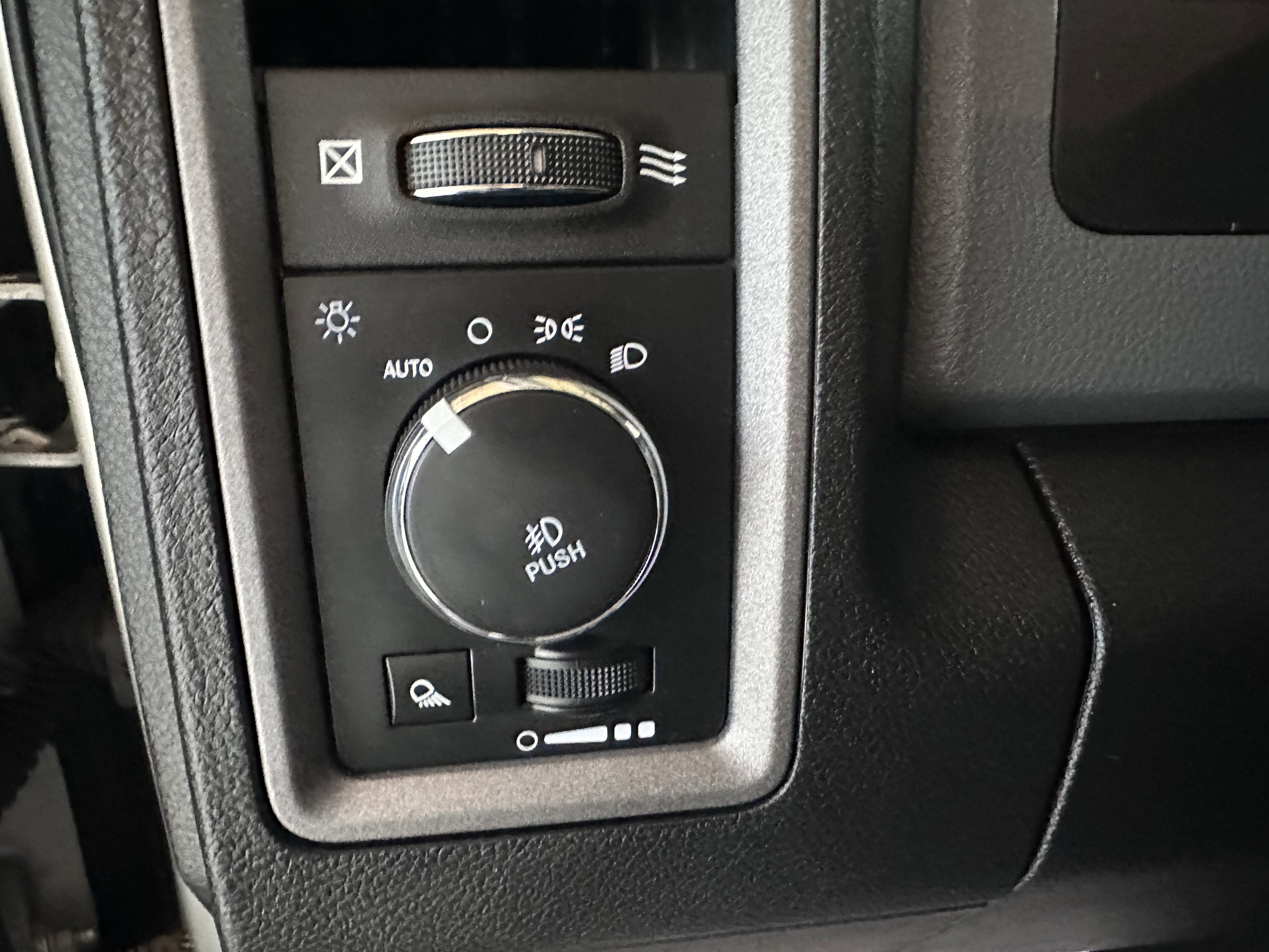 Used 2019 RAM 1500 Express image 39