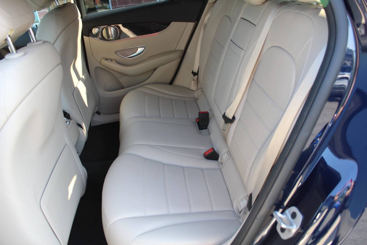 Used 2021 Mercedes-Benz GLC 300 4MATIC Coupe image 19