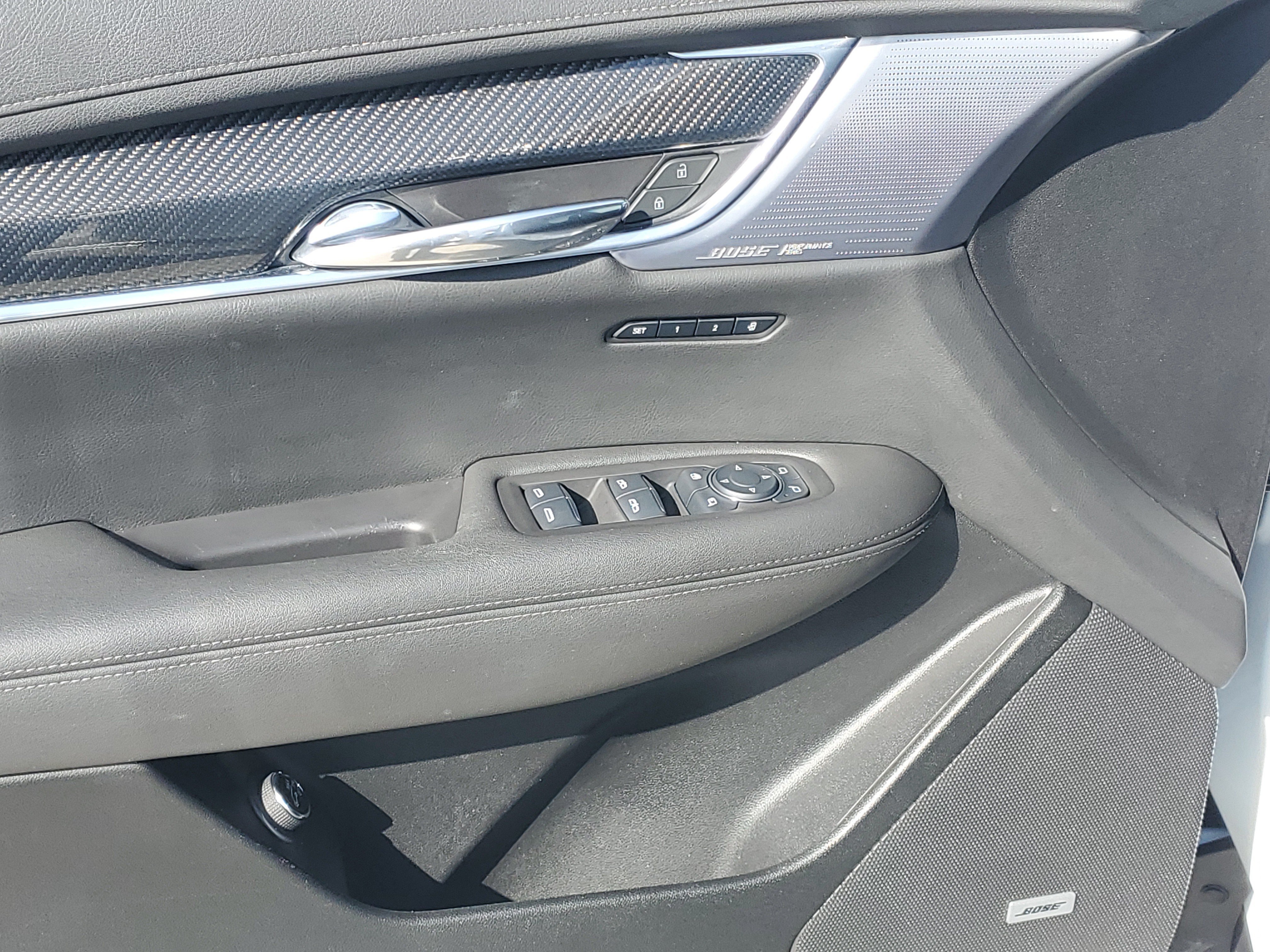 Used 2025 Cadillac XT6 Sport w/ LPO, Red Accent Package AWD/4WD image 26