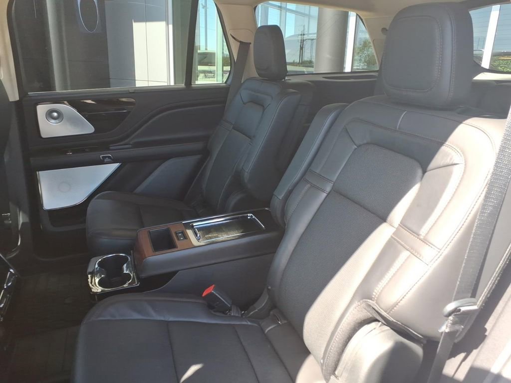 Used 2022 Lincoln Aviator Reserve w/ Equipment Group 201A AWD/4WD image 27