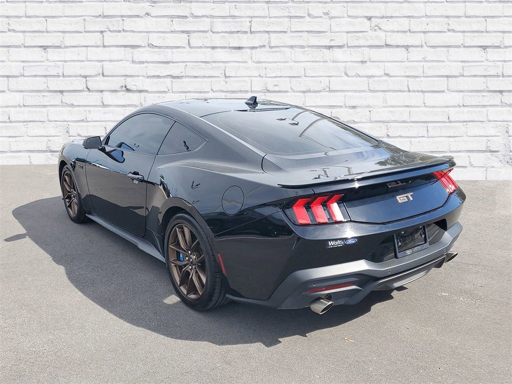 Used 2024 Ford Mustang GT Premium image 3