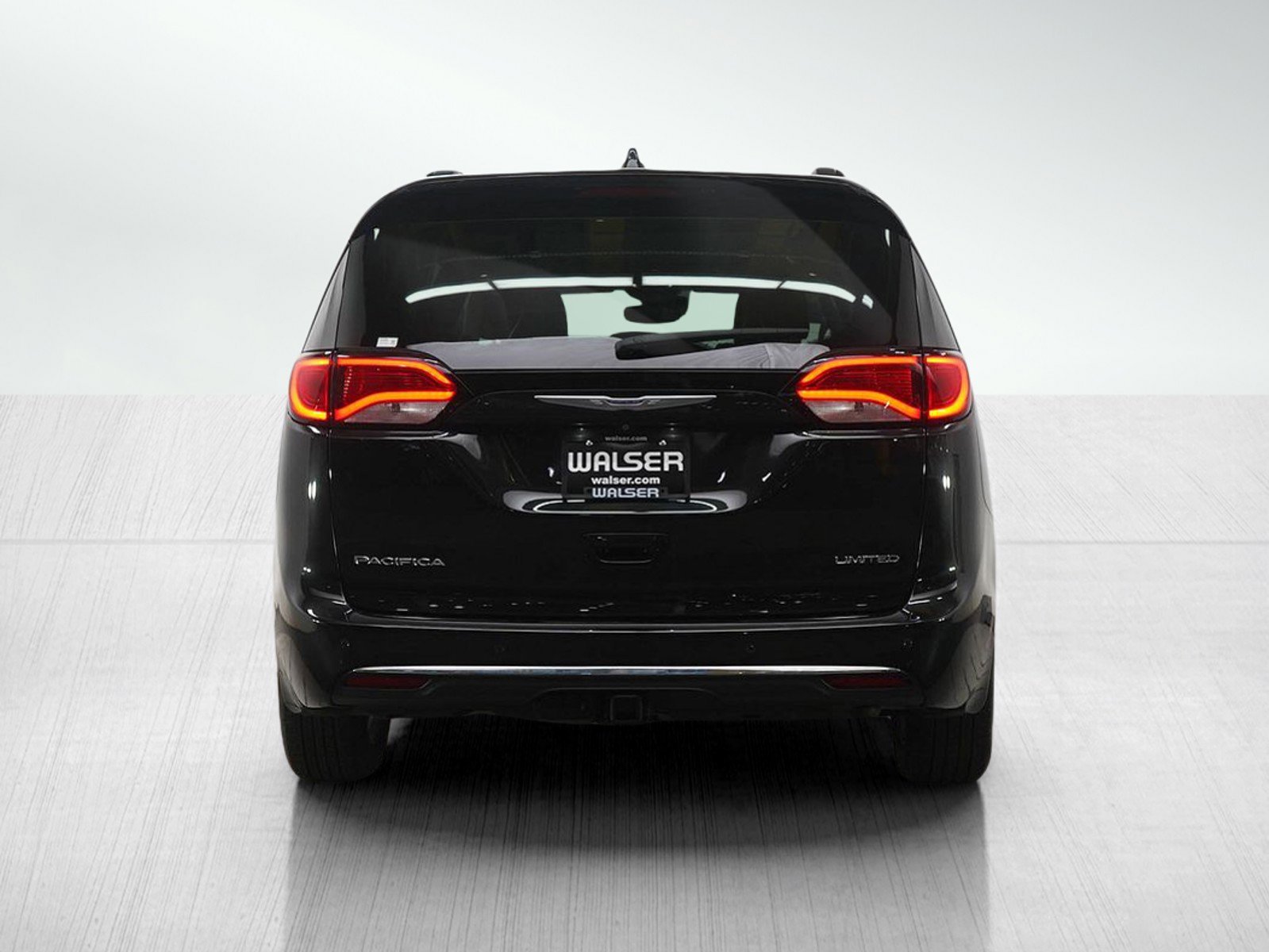 Used 2019 Chrysler Pacifica Limited image 4