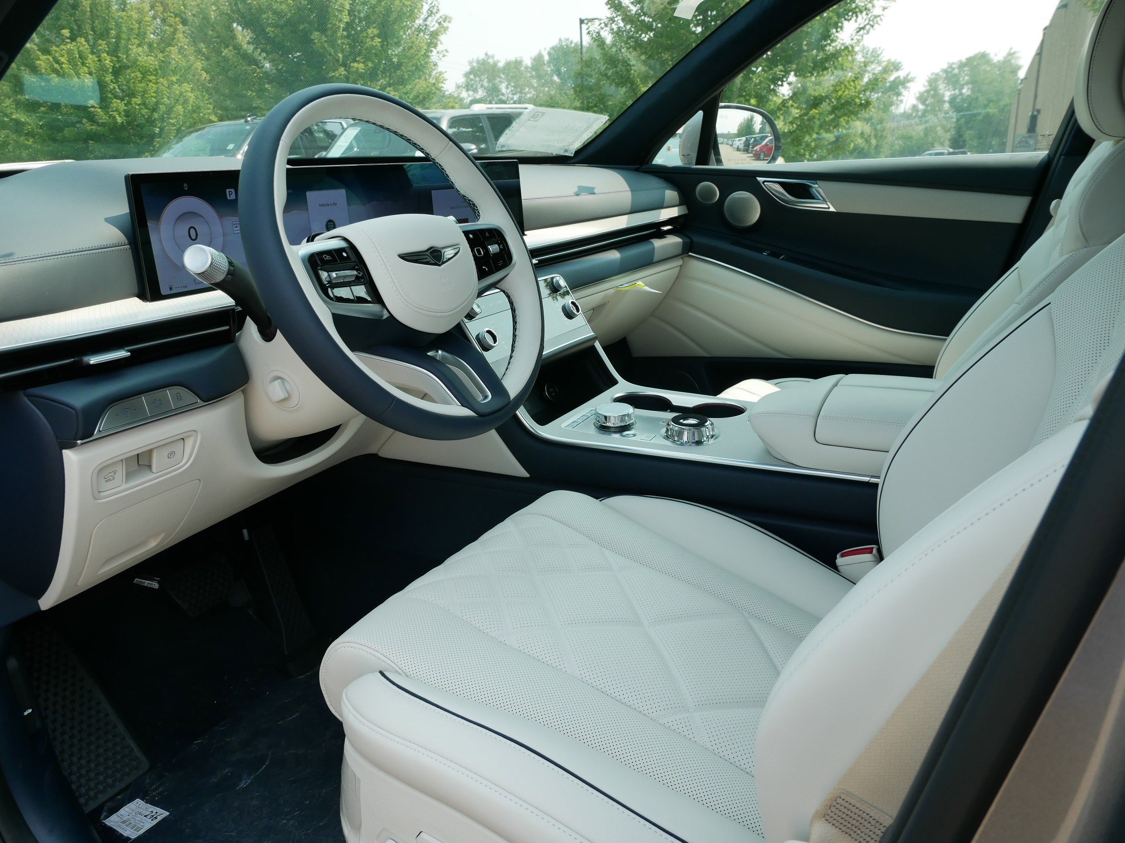 New 2025 Genesis GV80 3.5T Prestige image 4