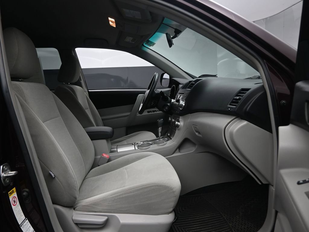 Used 2011 Toyota Highlander 4WD w/ Tech Pkg image 32