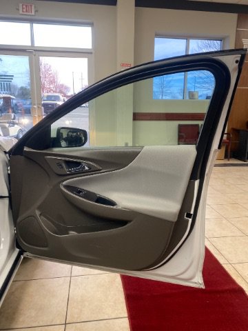 Used 2022 Chevrolet Malibu LT FWD image 15
